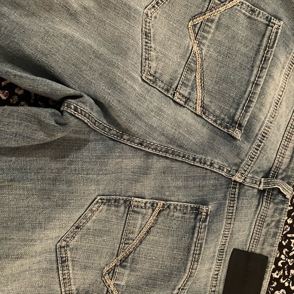 Buckle tailored jean waist is 29 - Picture 2 of 3